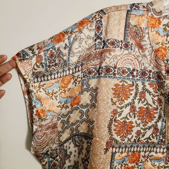 Nicole Miller New York | Women's Multicolor V-Neck Blouse Top (Size 1X) - Picture 7 of 11